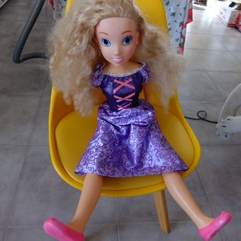 Poupée princesse Raiponce géante