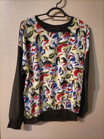 Blouse motif multicolore peinture, manches voile transparent