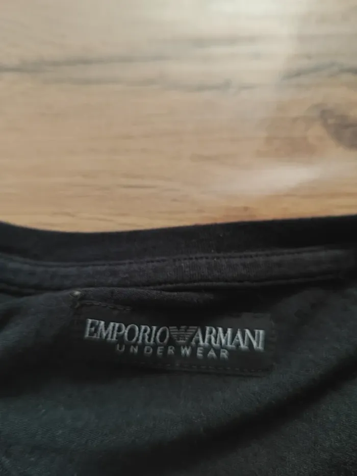 T-shirt Emporio Armani Noir Taille L - Style et confort ! Prix mini ! - photo numéro 4