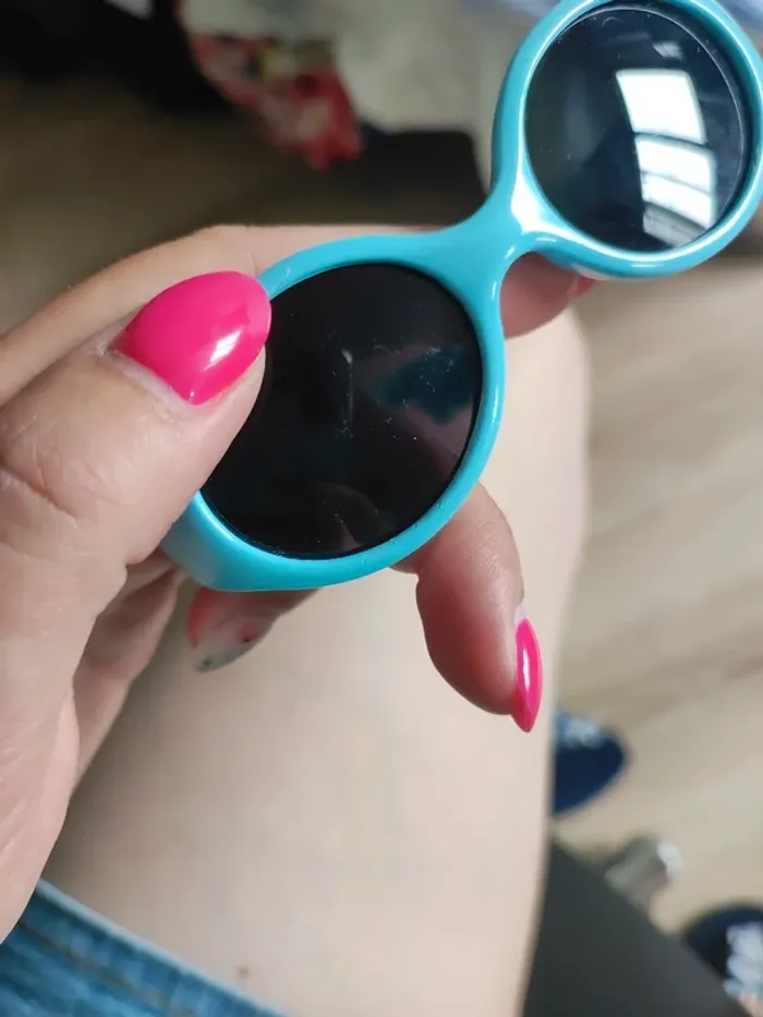 Lunette de soleil - photo numéro 3