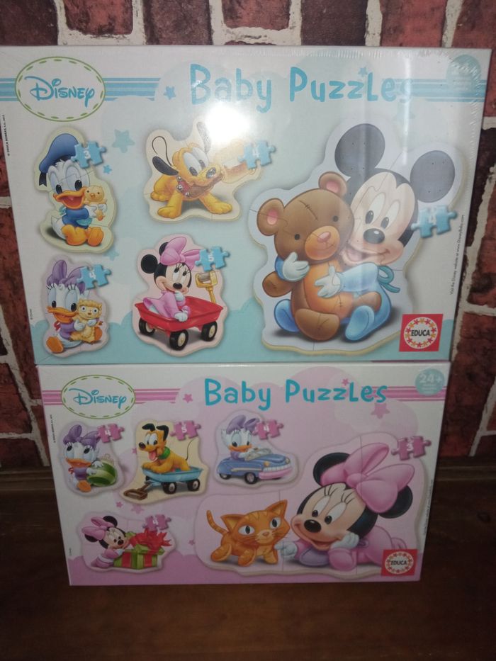 Lot de deux puzzles Disney Minnie et Mickey