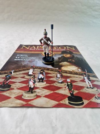 Figurine  , Napoléon , jeux d'échec de collection  , numéro 16 , le canonnier Autrichien