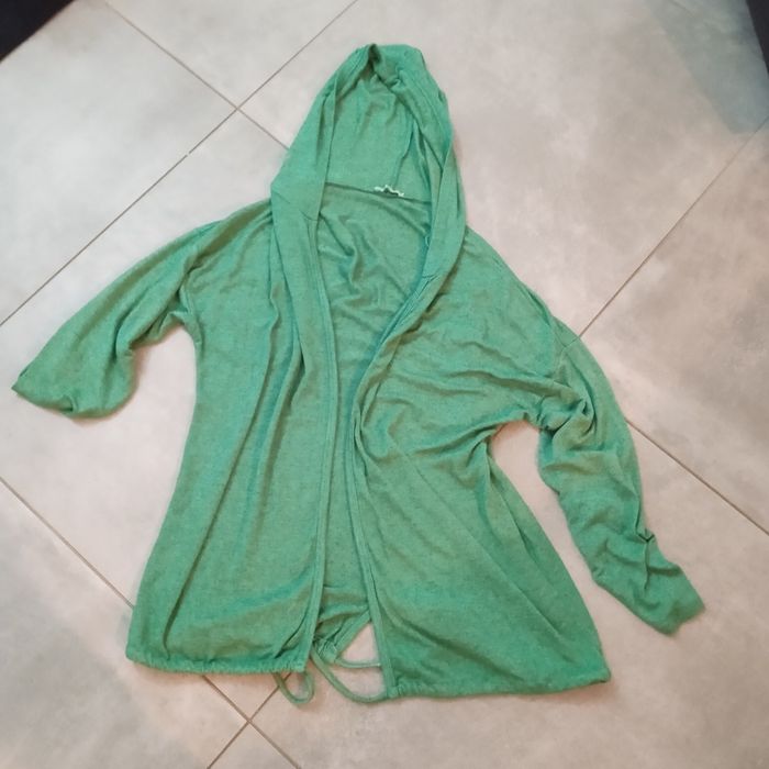 Gilet à capuche vert en très bon état aroma - photo numéro 6