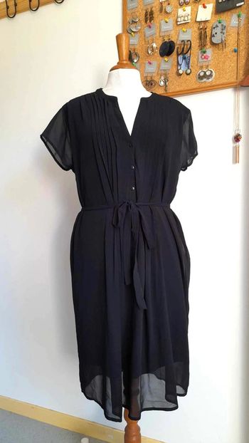 Robe noire manches courtes Kiabi taille 42