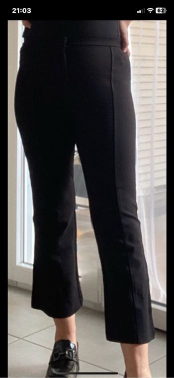 Pantalon noir évasé court