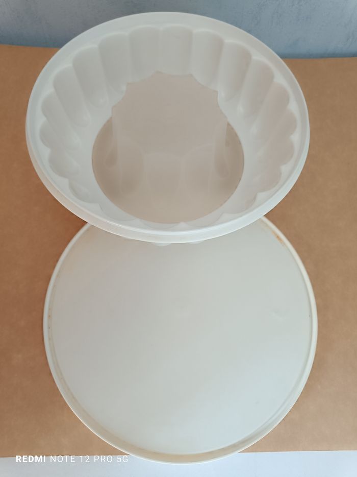 Moule couronne Tupperware n°1 ( grand modéle) - photo numéro 3