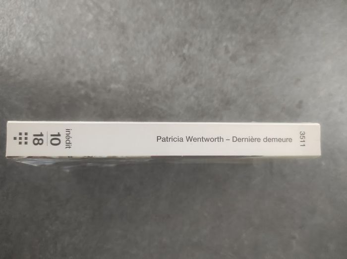 Dernière demeure Patricia Wentworth 10/18 Grands Détectives 2004 - photo numéro 2