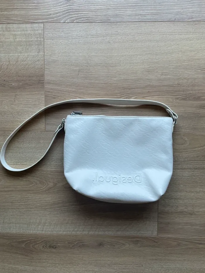 Petit sac blanc Desigual doublure lila