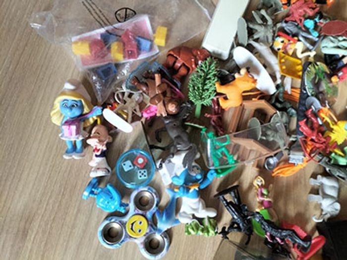 lot de jouets - photo numéro 2