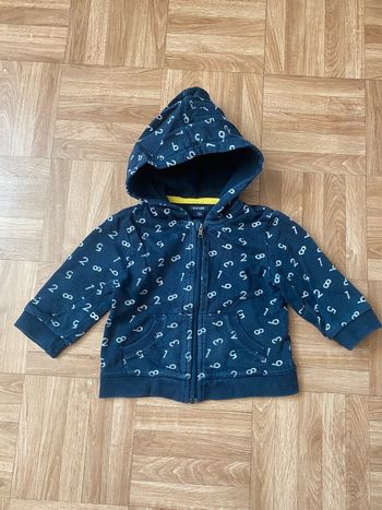 Veste avec capuche et zip taille 12 mois Kiabi
