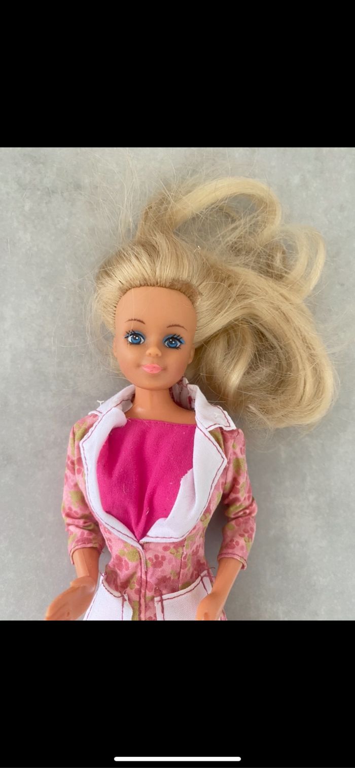 Barbie blonde - photo numéro 2