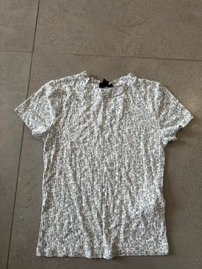 Haut Jennyfer, taille XS, très bon état