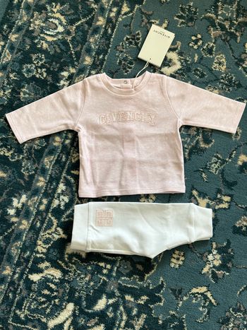 Ensemble bébé t-shirt et pantalon legging fille 1 mois Givenchy