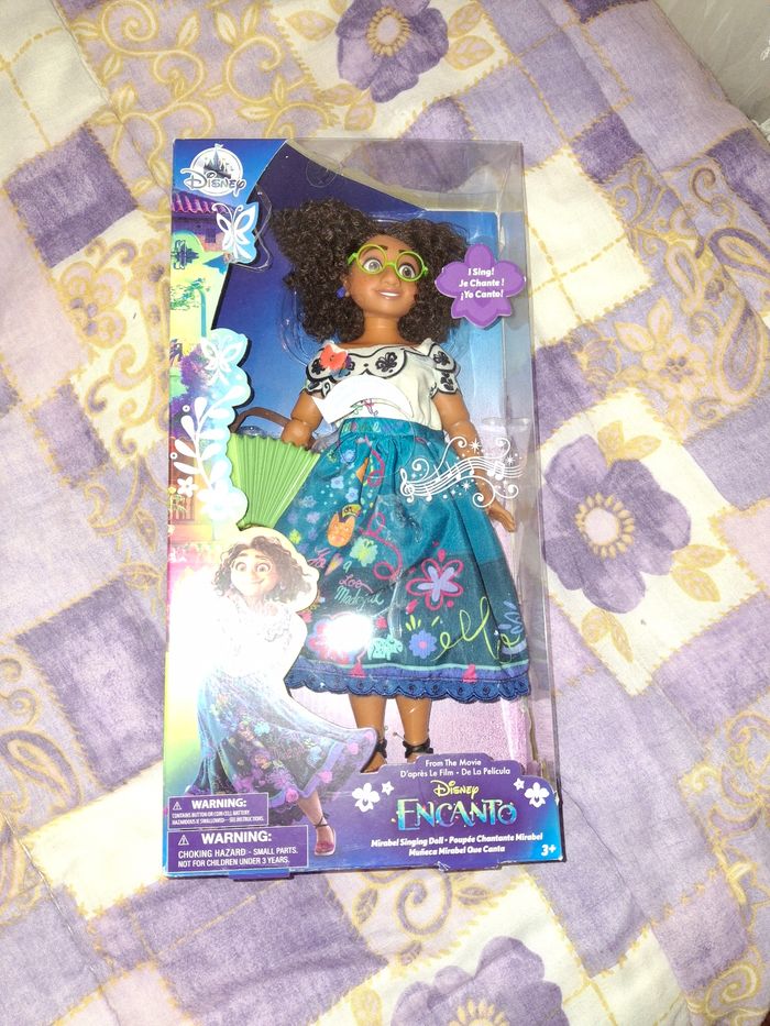 Poupée disney Encanto Mirabel singing