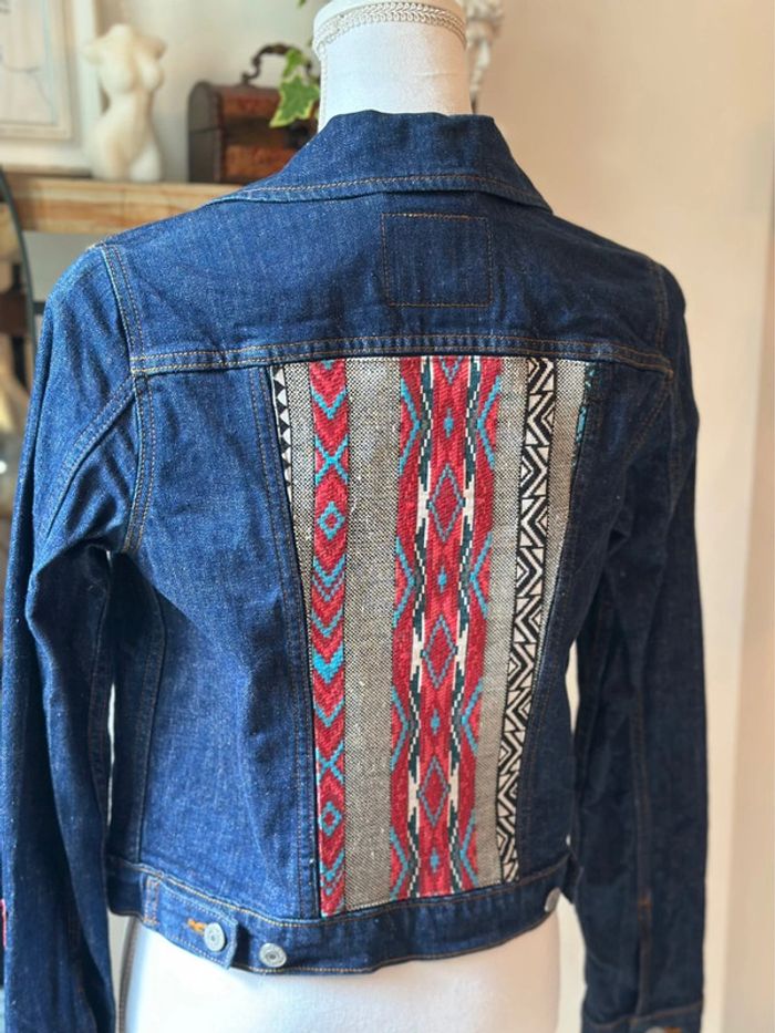 Veste en jean brodée dos et épaule Levi’s – Taille S - photo numéro 5
