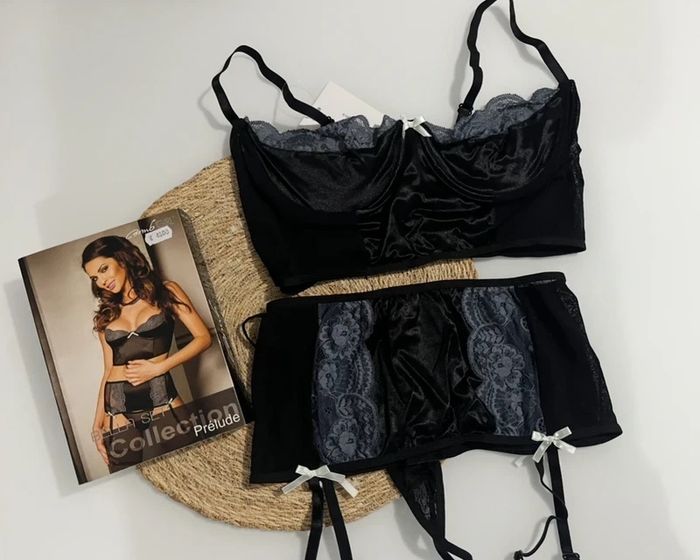 Ensemble sexy lingerie Porte-jarretelles String Bomb girl Taille XXL / XXXL 44/46