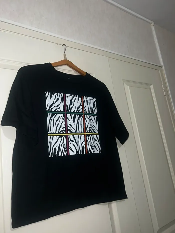 T-shirt sans marque - photo numéro 2