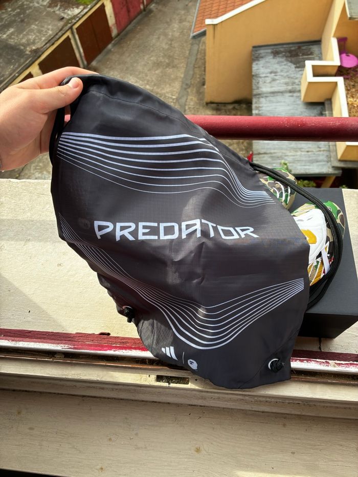 Crampons Adidas x Bape Predator  - Taille 44 - Neufs - photo numéro 4