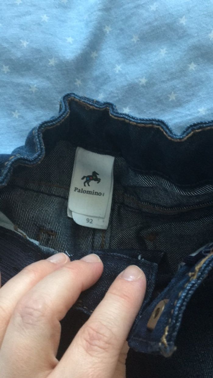 Jeans enfant jamais porté - photo numéro 3