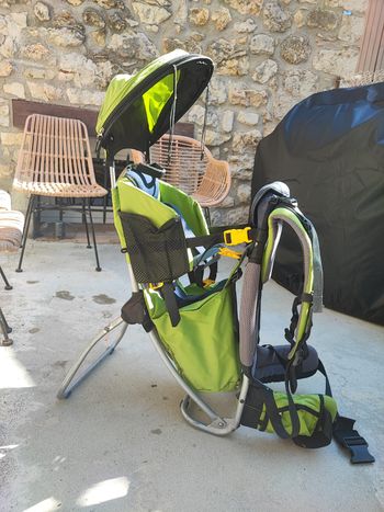 Porte bébé randonnée Deuter
