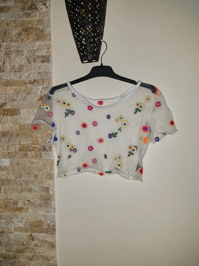 Top transparent fleurs brodées