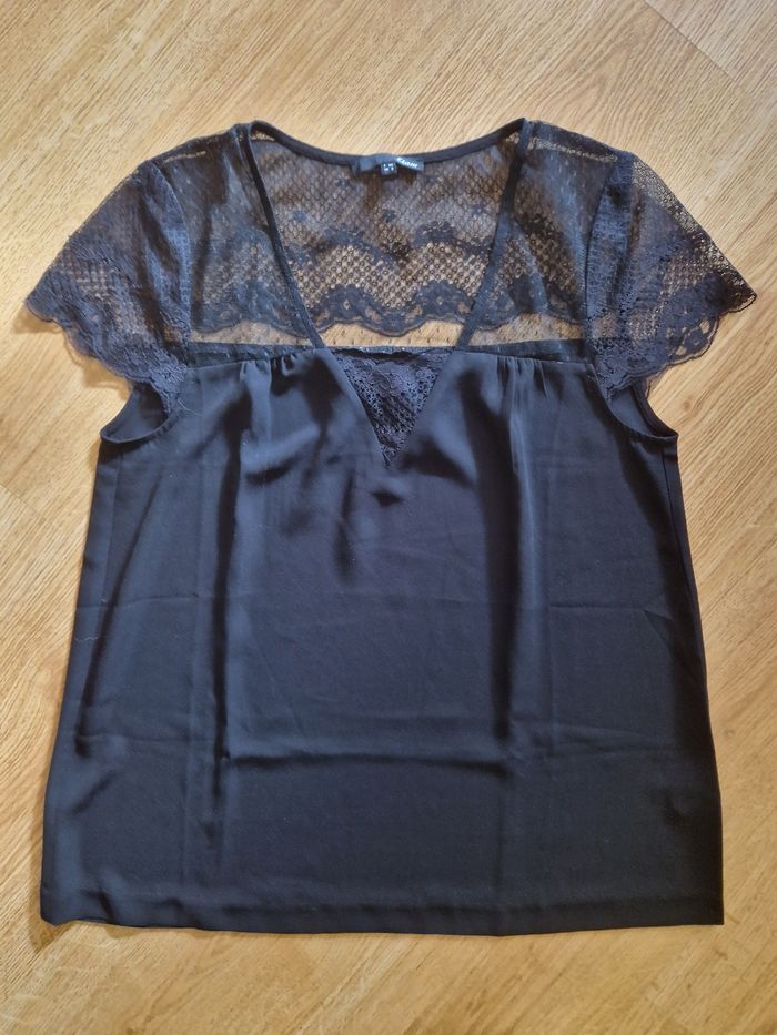 Haut Etam avec dentelle ou plumetis taille 36 NEUF