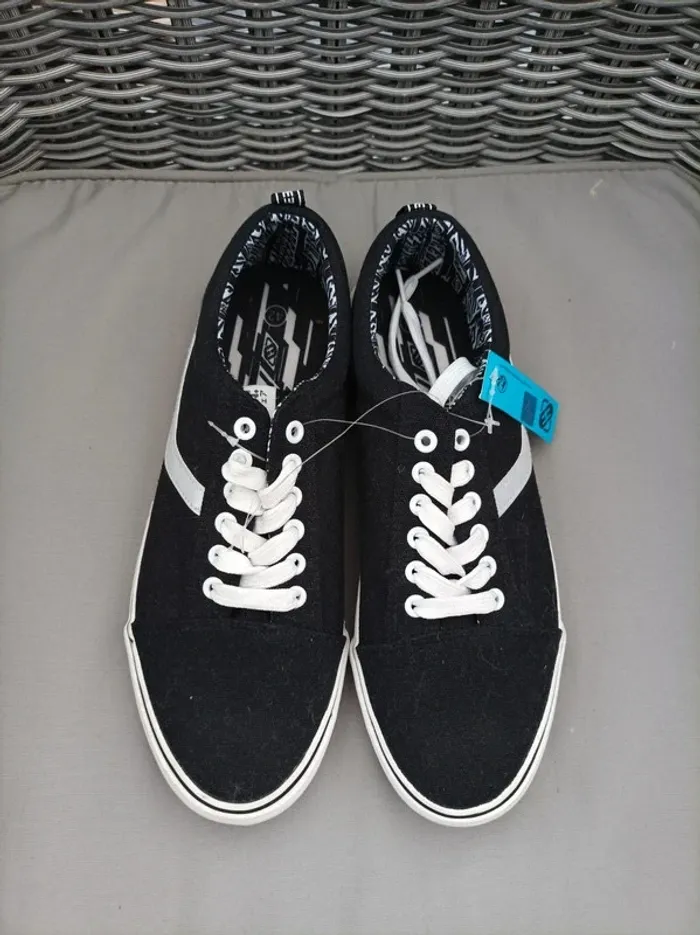 Jolies sneakers Freegun taille 42 neuves - photo numéro 3