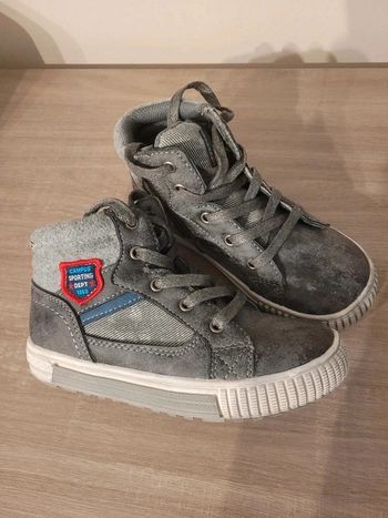 Chaussures montantes neuves