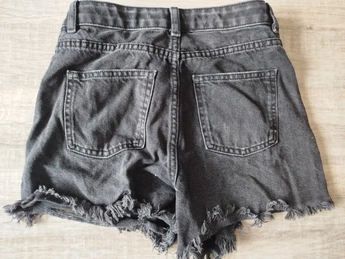 Short en jean noir 12 ans - photo numéro 3