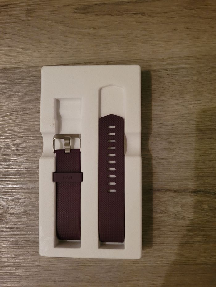 Bracelet Fitbit Charge 2 violet - photo numéro 2