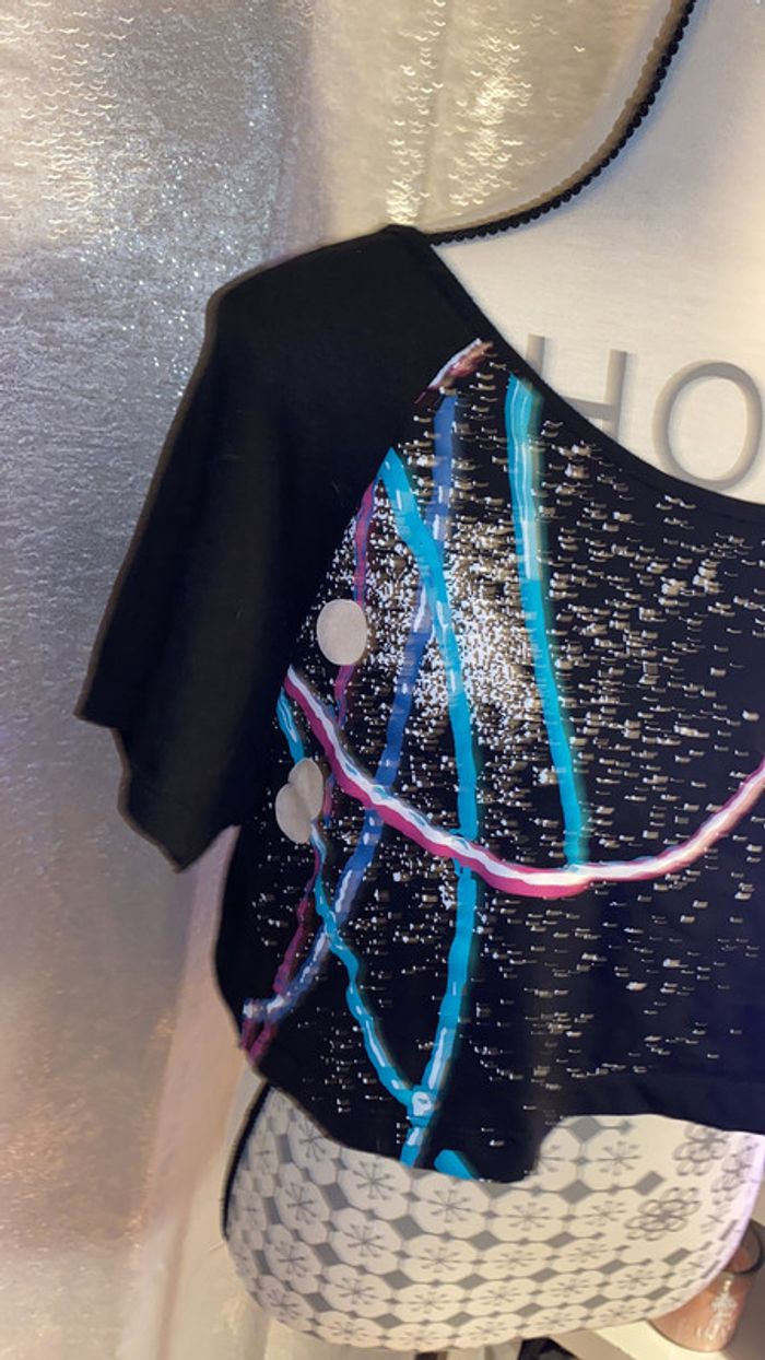 T-shirt taille 40 - photo numéro 2