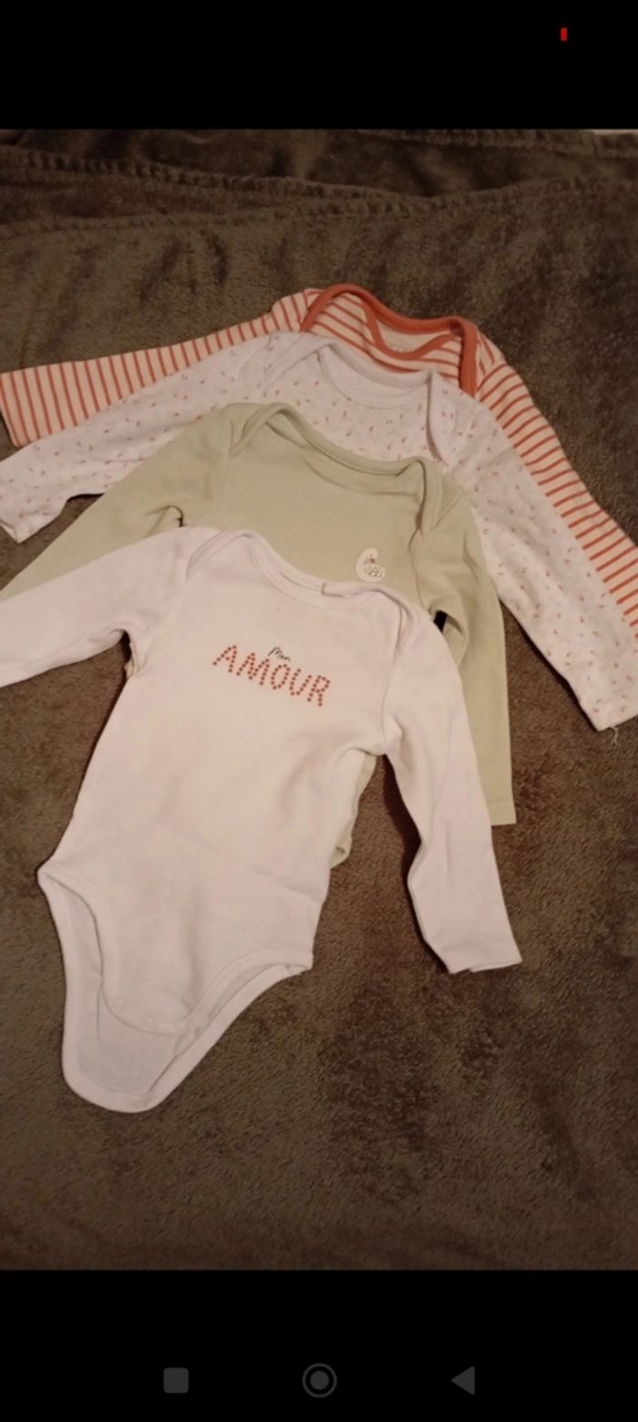 Lot body petite fille