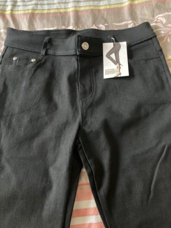 Legging très extensible mais plutôt taille 38/40