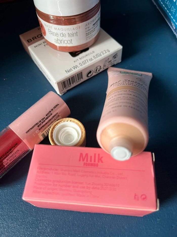 Lot maquillage - photo numéro 3
