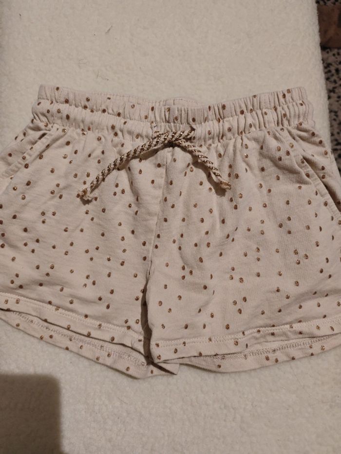 Short h&M taille 110 cm