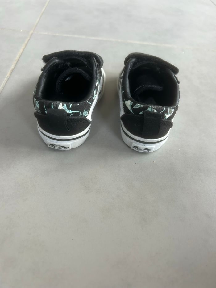 Vans pointure 21 TBE - photo numéro 2