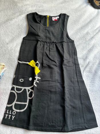 Robe noir hello kitty