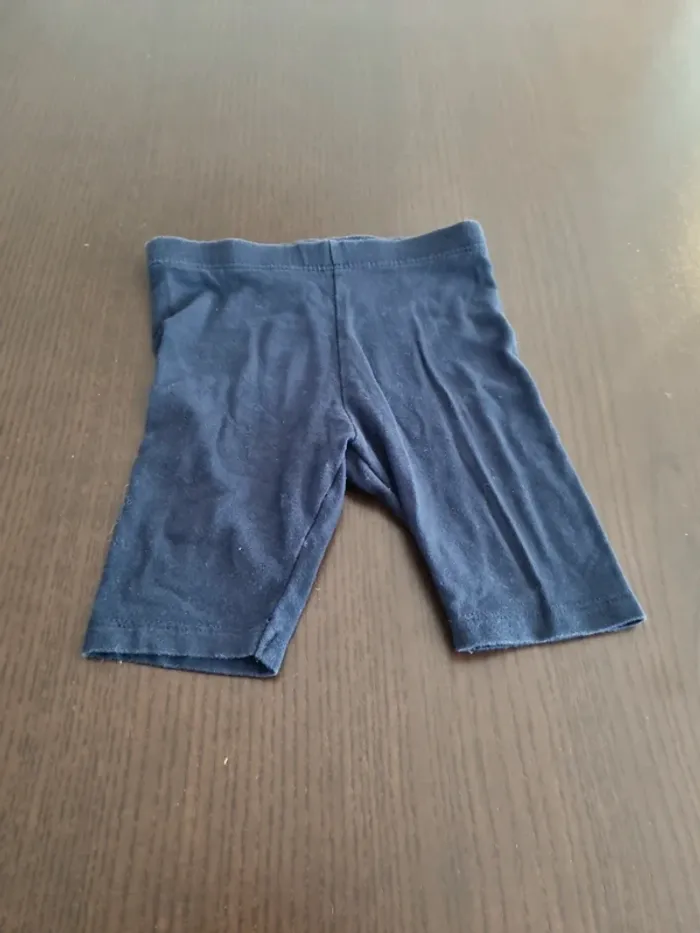 Bermuda legging 12 mois kiabi bleu marine très bon état