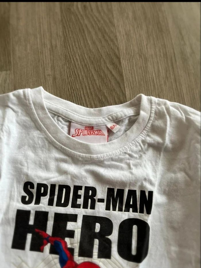 Tee shirt Disney spider man taille 8 ans - photo numéro 3