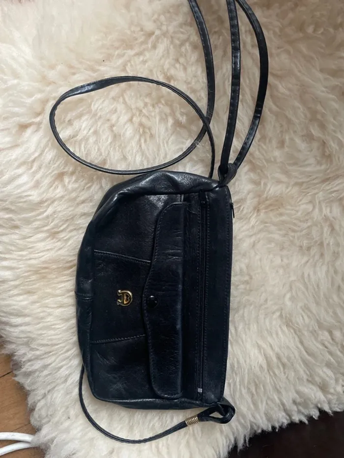 Sac à main en cuir noir