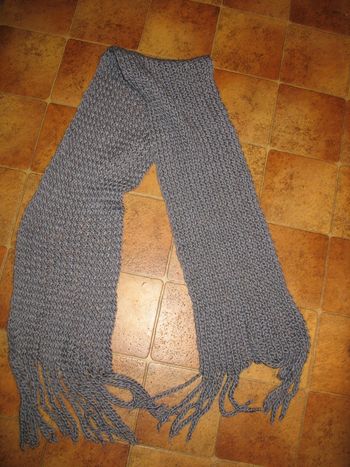 GRANDE ÉCHARPE EN LAINE GRISE - NEUVE - 180 cm - n°01