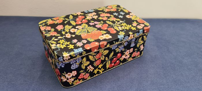 Boîte de rangement métal vintage fleurs et fruits