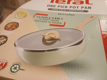 Poêle TEFAL Neuf avec son couvercle