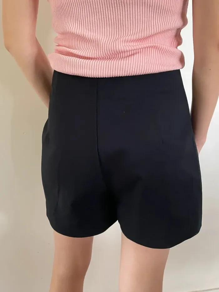 Short noir coupe parfaite 40 Stradivarius - photo numéro 4