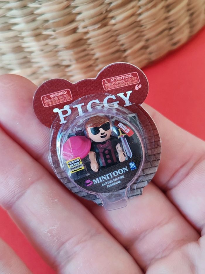 Jeu figurine piggy sous blister -mini brands