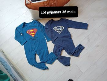 Lot pyjamas 36 mois Superman