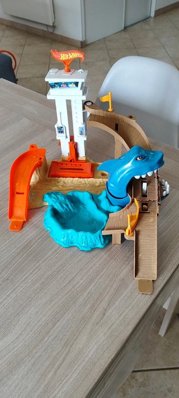 Requin attaque Hot Wheels