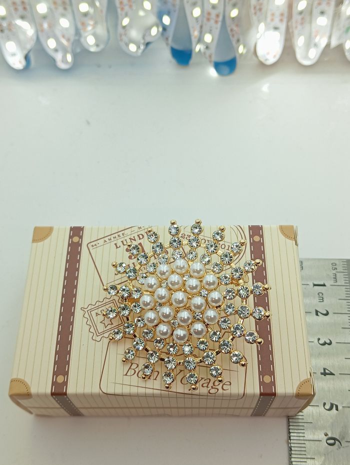 Broche