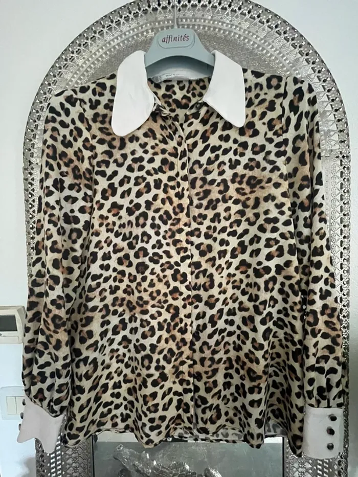 Chemisier léopard Zara - photo numéro 2