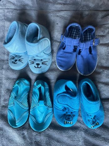 Lot de 2 chaussons et 2 petites paires d’été